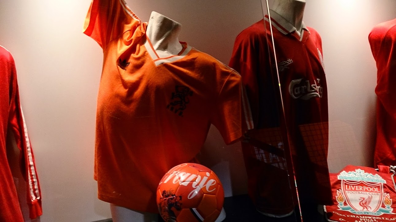 San Siro Museum - player shirts